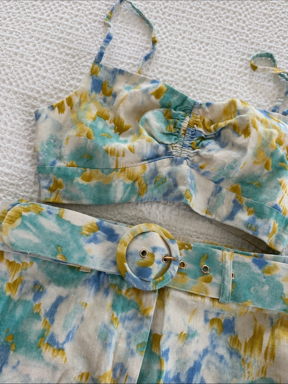 Christian Lacroix Cream matching set with Blue, Teal and Yellow Watercolor Motif - Picture 4 of 7
